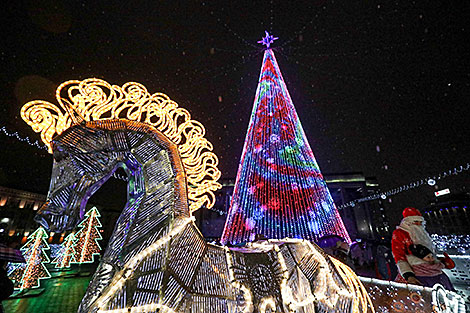 Belarus’ biggest Christmas tree