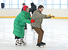 冬季，体育宫附近的移动溜冰场 