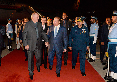 Lukashenko arrives in Pakistan on an official visit