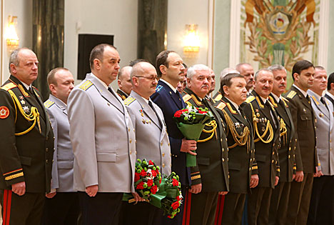 alexander lukashenko military uniform