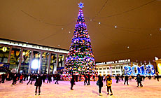 Christmas tree, Oktyabrskaya Square, Minsk