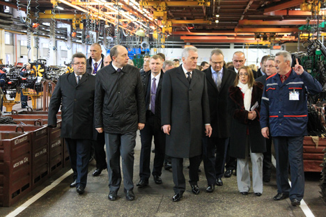 Serbia President Tomislav Nikolic visited Minsk Tractor Works (MTZ trademark) 