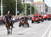 Firefighters’ Day in Belarus: a parade of modern and classic fire vehicles, demonstrations and games