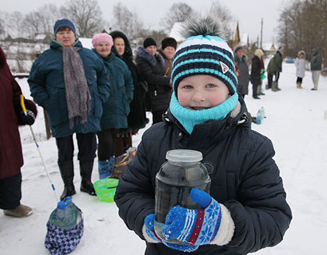 Orthodox believers take ice plunges in Vitebsk District