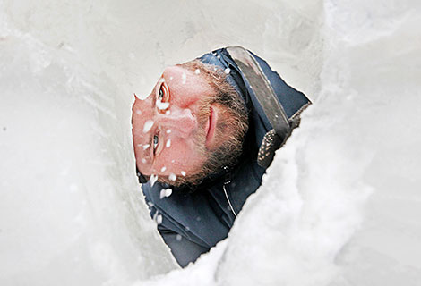 Participant of an ice sculptures contest Alexander Logunov