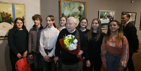 Leonid Shchemelev accepts congratulations