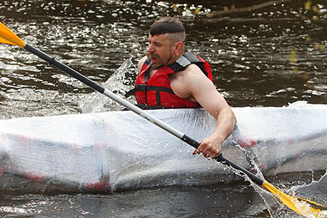 The kayaking coach Vasily Kalach presents a self-made kayak