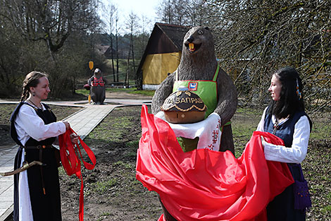 The unveiling of a she-beaver sculpture at the Augustow Canal