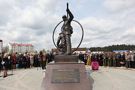 Memorial to Chernobyl liquidators unveiled in Khoiniki