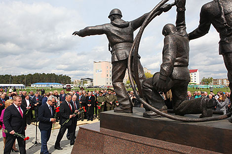 Memorial to Chernobyl liquidators unveiled in Khoiniki