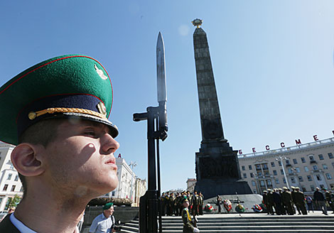 Сeremony to lay wreaths and flowers at the Victory Monument 