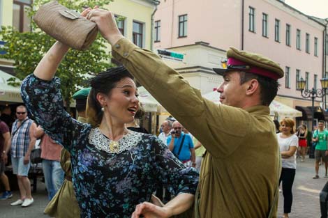 The atmosphere of the last peaceful evening of 1941 recreated in Brest