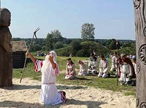 Back to the roots: Belarusian medieval culture in spotlight of the folk festival in Radomlya