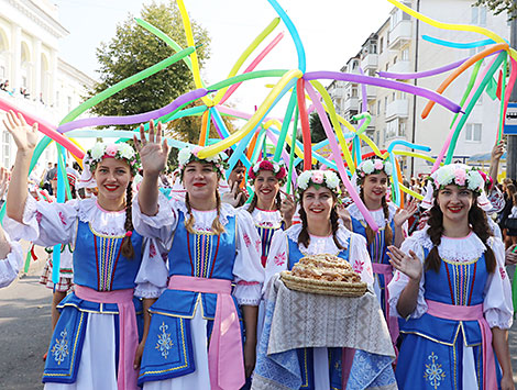 Ancient Polotsk celebrated its 1,156th birthday with festivals, a costume parade and a ceremony to inaugurate the Francysk Skaryna Square