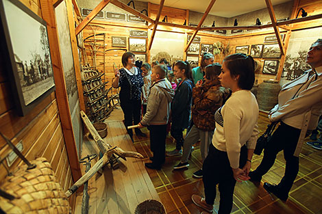 Motol folk crafts museum