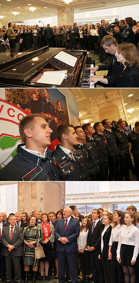 Alexander Lukashenko with activists of the BRSM Youth Union in the hall of the Palace of Independence 