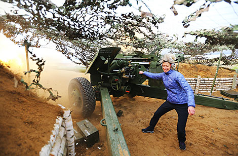 Seminar for heads of national mass media at a firing range in Osipovichi