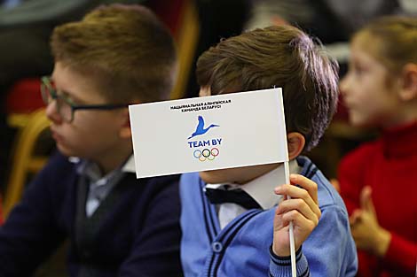 Belarus’ National Olympic Committee hosts New Year event for children