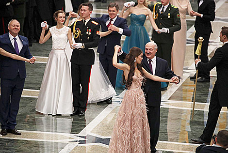 Alexander Lukashenko danced a waltz with Miss Belarus 2018 Maria Vasilevich