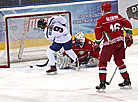 Zsuzsanna Kolbenheyer scores a goal