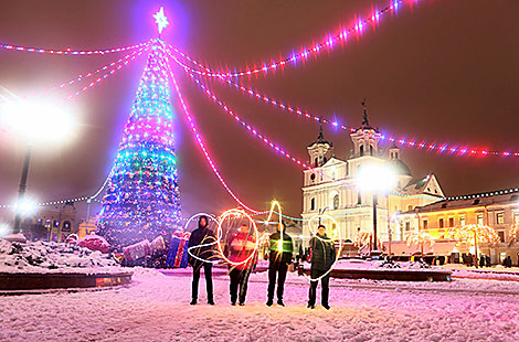 Наступае 2019 год! Гродзенцы на Савецкай плошчы ў святочным антуражы