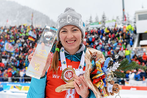 Domracheva wins women's mass start in Antholz