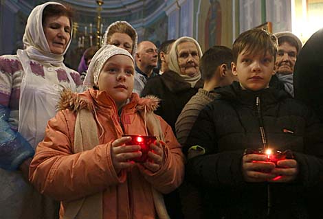 Orthodox believers came for consecrated water to the Convent of the Nativity of the Mother of God in Grodno