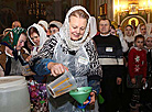 Orthodox believers came for consecrated water to the Convent of the Nativity of the Mother of God in Grodno