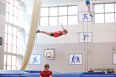 Belarusian trampolinists train in Staiki sports center