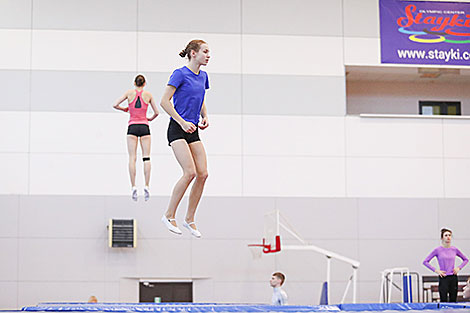 Belarusian trampolinists train in Staiki sports center