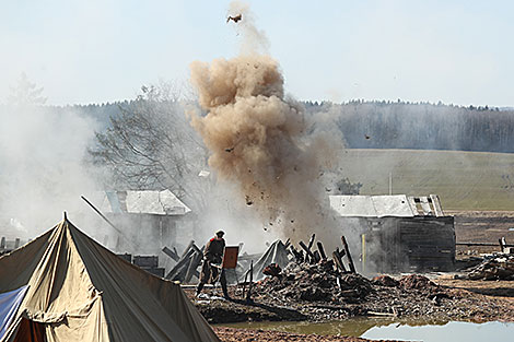 WWI battle reenactment at Stalin Line