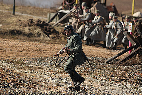 WWI battle reenactment at Stalin Line