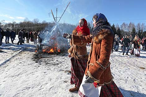 Maslenitsa celebrations in the village of Ozertso