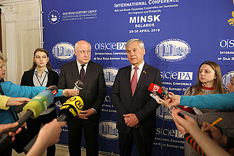 Chairman of the House of Representatives Vladimir Andreichenko and President of the Parliamentary Assembly of the Organization for Security and Cooperation in Europe (OSCE) George Tsereteli 