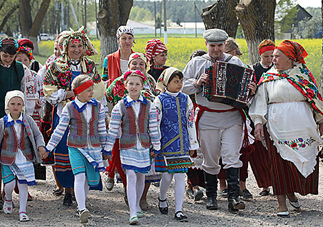 Walking the Sula rite (Gomel District) 