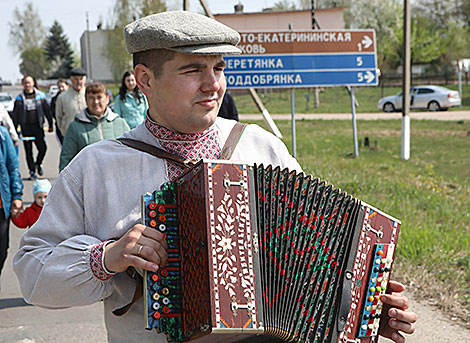 Walking the Sula rite (Gomel District) 