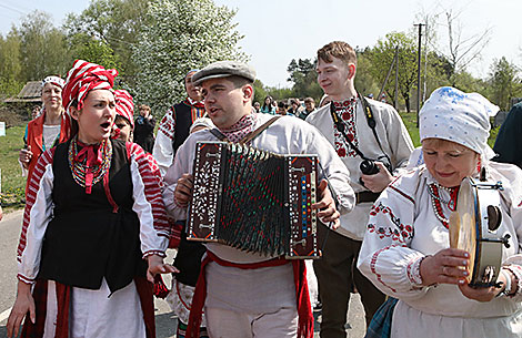 Walking the Sula rite (Gomel District) 