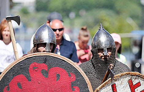 Minsk kicks off reenactment season in Upper Town