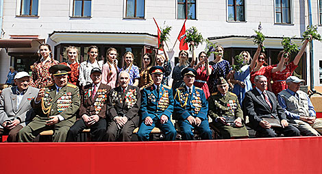 1944 partisan parade reenactment in Minsk