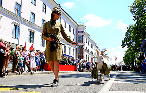 1944 partisan parade reenactment in Minsk