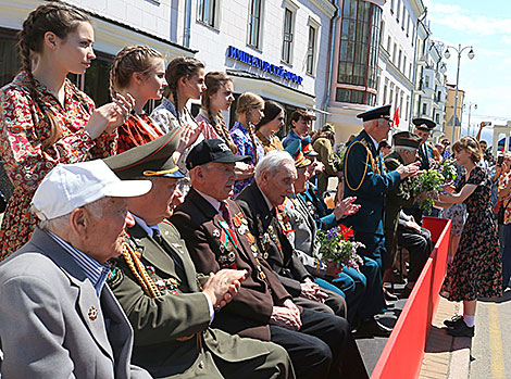 1944 partisan parade reenactment in Minsk