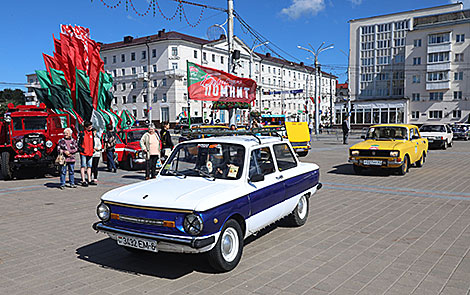 Vintage cars in the streets of Vitebsk