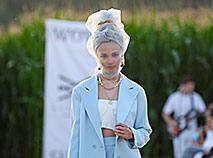 Belarusian designers stage fashion show in corn field