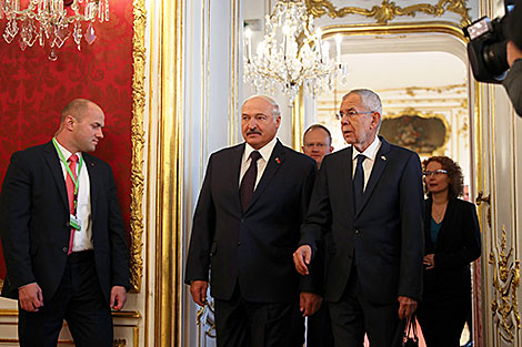 Belarus President Aleksandr Lukashenko and Austrian Federal President Alexander Van der Bellen