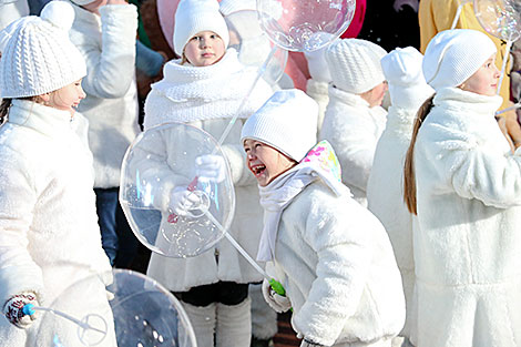 Parade of Father Frosts and Snow Maidens in Minsk