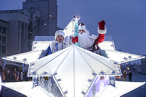 Parade of Father Frosts and Snow Maidens in Minsk