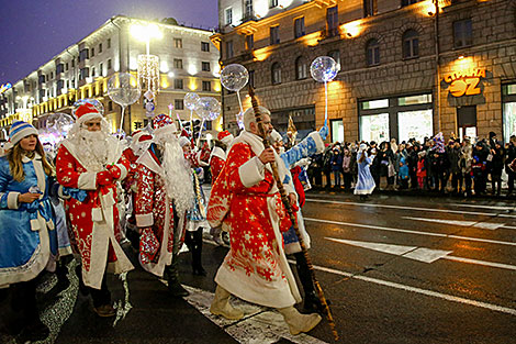 Parade of Father Frosts and Snow Maidens in Minsk