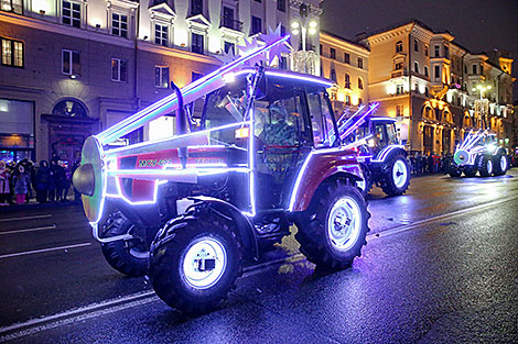 Parade of Father Frosts and Snow Maidens in Minsk