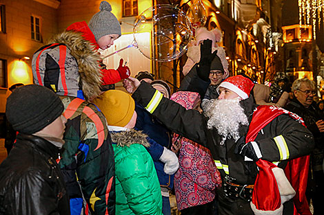 Parade of Father Frosts and Snow Maidens in Minsk