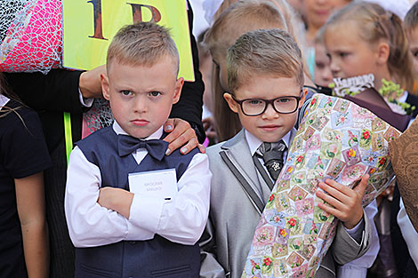 At a solemn event dedicated to Knowledge Day in the Minsk Secondary School No.2 